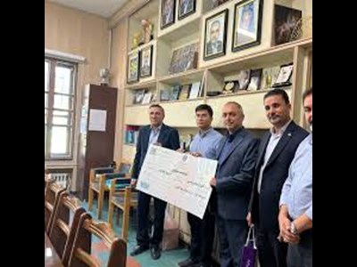 تقدیر بانک ایران‌زمین از دارنده مدال المپیاد جهانی نجوم