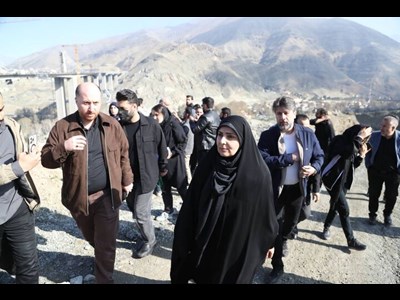 بازدید وزیر راه و شهرسازی از محل بمباران بزرگ‌ترین پل اکسترادوز غرب آسیا در کرج