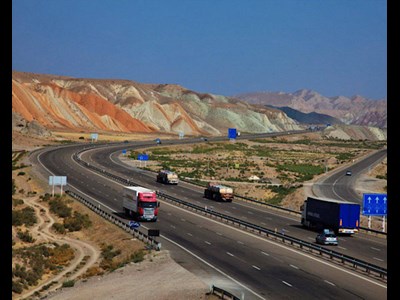 اصلاح و ایمن‌سازی ۹۹۷ نقطه پرحادثه جاده‌ای در دوره فعالیت دولت چهاردهم