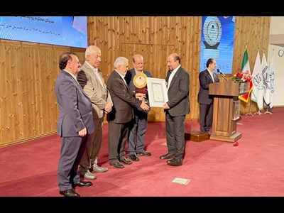 نشان عالی مسئولیت اجتماعی به مدیرکل روابط عمومی راه‌آهن رسید