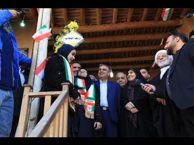 زنگ انقلاب با حضور وزیر راه و شهرسازی در بیت تاریخی امام راحل نواخته شد