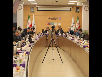 سخت‌گیری بی‌دلیل نسبت به مشتریان، فاقد توجیه است
