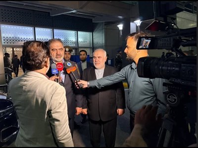 حضور ناوگان فرامنطقه‌ای در غرب آسیا غیرموجه است