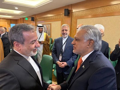 دیدار و گفتگوی سید عباس عراقچی و محمد اسحاق‌دار وزرای امور خارجه جمهوری اسلامی ایران و پاکستان
