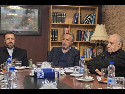 جلسه شبانه معاون وزیر راه و شهرسازی درخصوص آزادراه و راه‌آهن شیراز-بوشهر