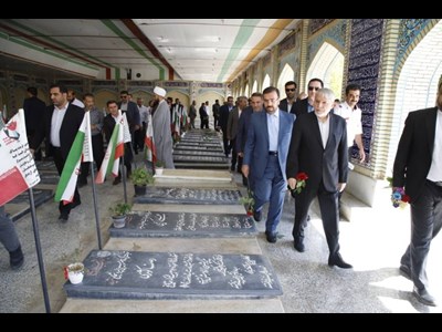 ادای احترام وزیر میراثفرهنگی به شهدای سپیدان