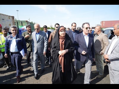 وزیر راه و شهرسازی از مجتمع بندری شهید رجایی بازدید کرد