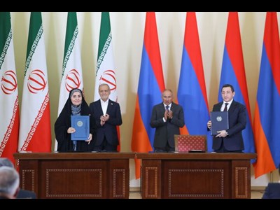 امضاء تفاهمنامه همکاری مشترک میان وزیر راه و شهرسازی ایران و رئیس کمیته شهرسازی ارمنستان