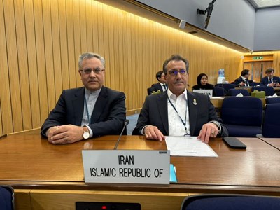 مطابق با کنوانسیون های بین المللی، حمل و نقل دریایی باید مصون از تصمیمات سیاسی باشد