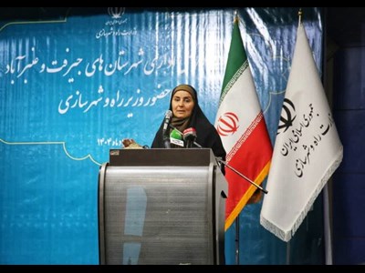 تلاش برای به صدا در آمدن سوت قطار در جیرفت