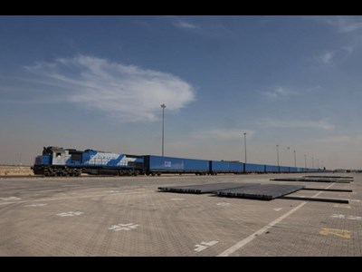 نخستین قطار باری روسیه وارد بندر خشک آپرین شد