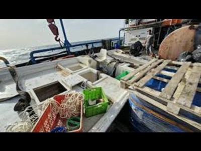 نجات جان ۲ ماهیگیر گناوه‌ای توسط کارکنان شرکت نفت فلات قاره ایران در منطقه خارگ