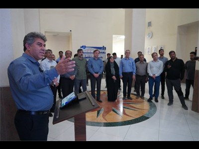 بازدید وزیر راه و شهرسازی از بندر بوشهر