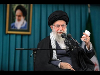 رهبر انقلاب: آمریکایی‌ها بدانند ملت ایران تسلیم‌شدنی نیست