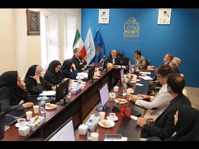 جوانان را کنار اساتید قرار دهید؛ آینده پژوهش از این مسیر ساخته می‌شود