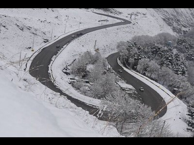 انجام عملیات راهداری زمستانی با استقرار ٧ هزار راهدار در بیش از ۷۰۰ پایگاه راهداری