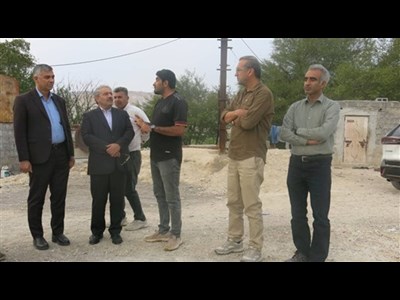 بازدید مقامات محیط زیست از طرح بومی جمع‌آوری آب باران در بندرلنگه