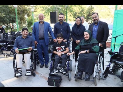 اهدای ویلچر به معلولین در منطقه سه تهران