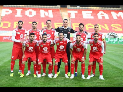 استقبال هواداران پرسپولیس از صدور کارت هواداری بانک گردشگری