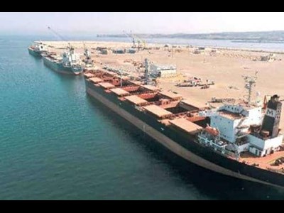 معطلی ۲۵کشتی حامل کالاهای اساسی در بنادر