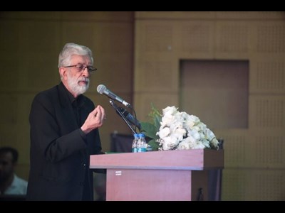 وزارت راه و شهرسازی در جنگ در خط مقدم خدمت و بازسازی قرار دارد