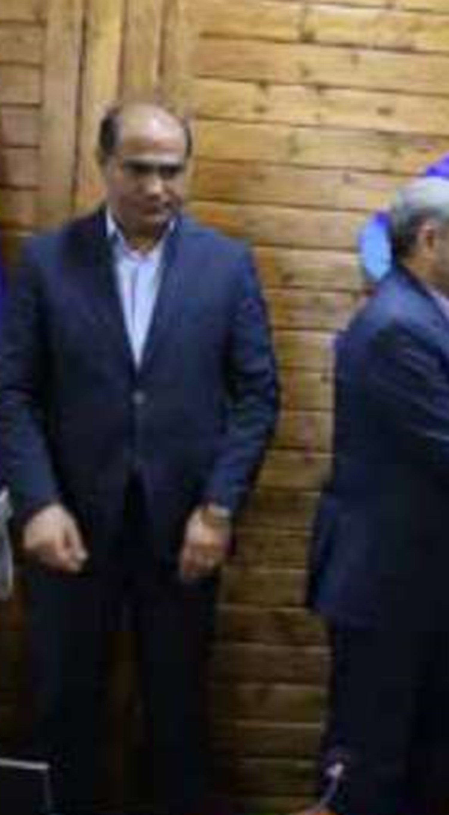 بررسی چالش‌های تأمین  آب پایدار در شهر شهباز در استان مرکزی